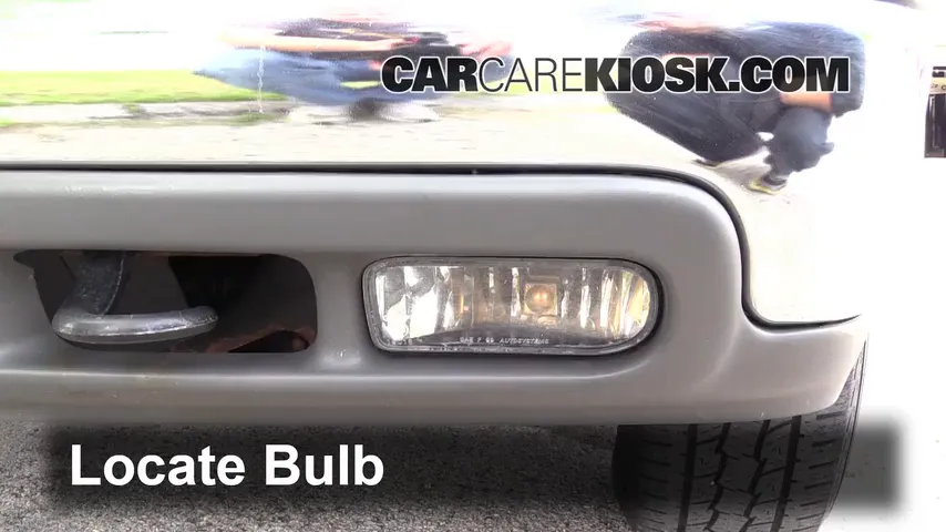 2003 Chevrolet Tahoe LS 5.3L V8 Lights Fog Light (replace bulb)